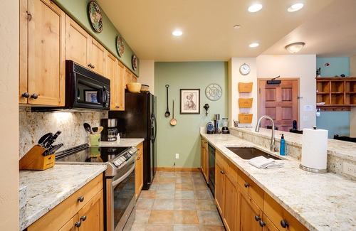 Steamboat Springs Condo | TL2207 | Lovely Residence | Pools | Close to Slopes | Winter Shuttle