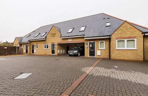 Cowley Apartment | TM - Rana Court 1 Bedroom apartment with balcony