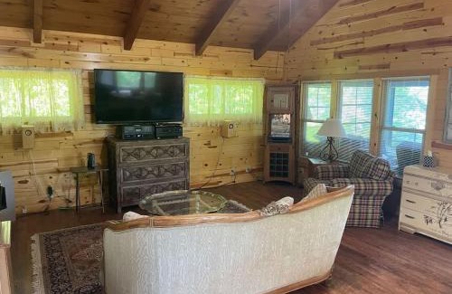 Lac du Flambeau House | TnT Cabin on Plummer Lake