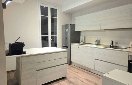 Le Cannet Apartment | To complete, Lovely 2-bedrooms apartment with AC in Le Cannet, Cannes.