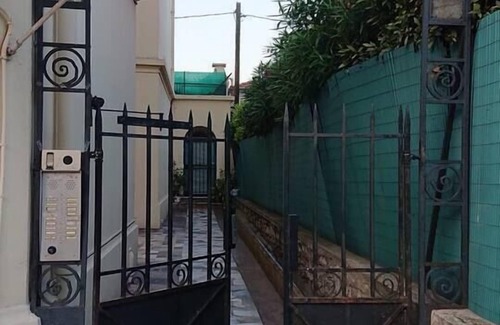 Le Cannet Apartment | To complete, Lovely 2-bedrooms apartment with AC in Le Cannet, Cannes.