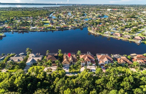 Cape Coral House | To infinity and the beautiful beyond!