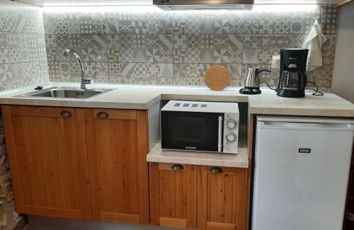 Panteleimon Apartment | To Patriko Mas Guesthouse-1