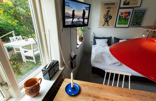 Ribe Bed & Breakfast | To sammenhængende værelser med udgang til have