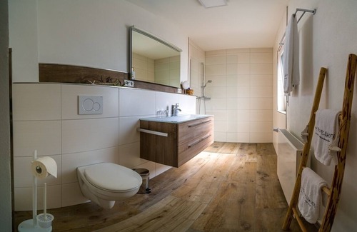 Venningen Apartment | to the dream farmer .... You will fall in love!