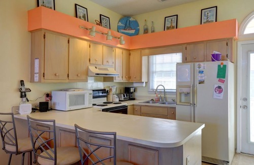 Holden Beach House | Toadally Relaxin' - Open Sunny Floor Plan - Bring Your Dog!