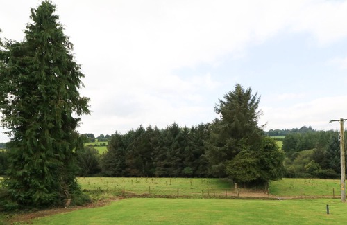Aughrim Cottage | TOBERLONAGH, family friendly in Aughrim, County Wicklow