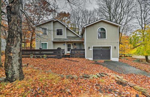 Tobyhanna House | Tobyhanna Family Home with Game Room and Fire Pit