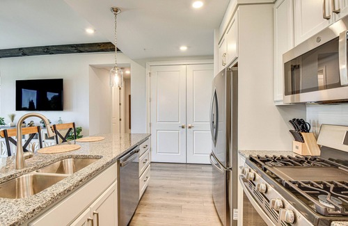 Toccoa Condo | Toccoa Condo on Golf Course w/Patio & Grill