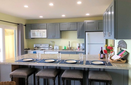 Estate Golden Rock Condo | Toe's in the Sand-2 bed/2 bath seaside condo - beach and pool.