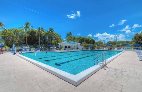 Tavernier Condo | Toes in the Sand - 2 Bedroom Condo Sleeps 4