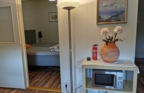 Varberg Municipality Apartment | Tofta Konstgalleri-Hel Lägenhet 70kvm