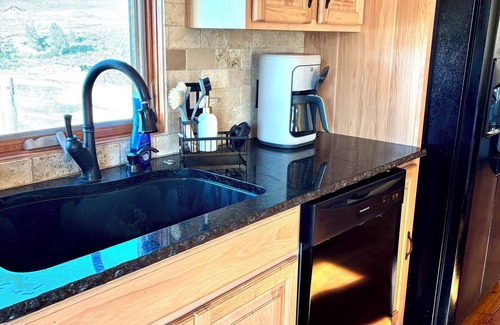 Dubois House | Togwotee Ranch House. Private 3 bedroom residence between Dubois and Yellowstone