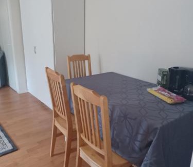 Kokkola Apartment | Toimisto-Majoitus C