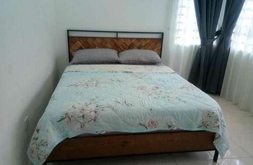 Ayer Molek House | Tok Ami 5R3B Muslim Homestay