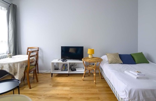 Butte-aux-Cailles Apartment | Tolbiac Studio Place d'Italie