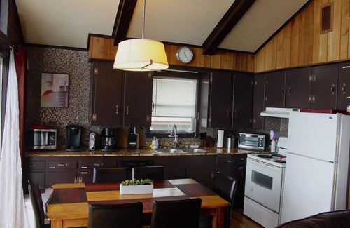 Milam Cabin | Toledo Bend Lakefront Cabin near the “Chicken Coop”, with Private Boat Launch