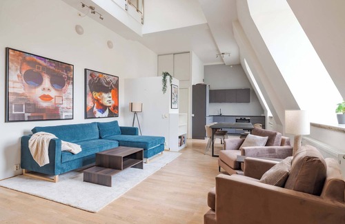Oslo City Centre Apartment | Tollbugata Retreat l Rooftop l Smart-TV l 6 Guests
