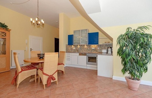 Ostseebad Kuhlungsborn Apartment | Tolle Dachgeschosswohnung mit Balkon zur Ostsee - Saunabereich im Haus Inklusiv!