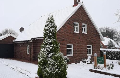 Krummhoern House | Tolles Ferienhaus in Pilsum - Ferienhaus Trientje - mit Garten und überdachter Terrasse