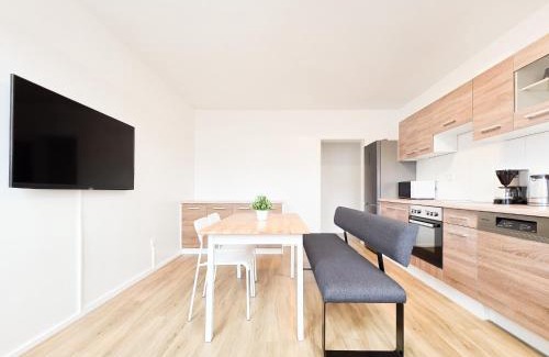 Krefeld Apartment | Tolstov Apartments - 2 Room Apartment - 25 Min to Messe DUS