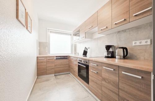 Rhein-Erft-Kreis District Apartment | Tolstov Apartments - 3 Room Apartment - Balcony - Kitchen - Washing machine - next to Cologne