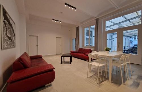 Stadtmitte Apartment | Tolstov Apartments - 300m2 Loft with 7 Rooms - 15 Min Messe DUS & Old Town DUS