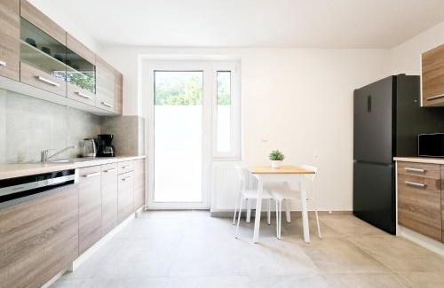 Marxloh Apartment | Tolstov Apartments - Monteurwohnungen mit 3 Zimmern , Balkon und Parkplatz