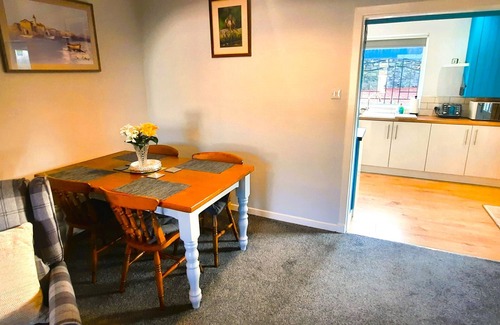 Kirkcudbright Cottage | Tom's Place - a bungalow that sleeps 4 guests in 2 bedrooms