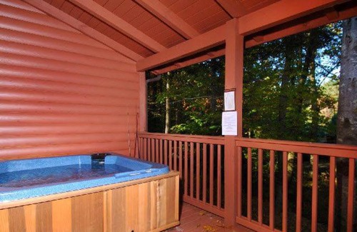 Wears Valley House | Tomahawk Lodge Cabin