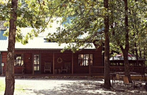 Broken Bow Cabin | Tomichi Link-N-Log Cabin Near Broken Bow Lake Damn