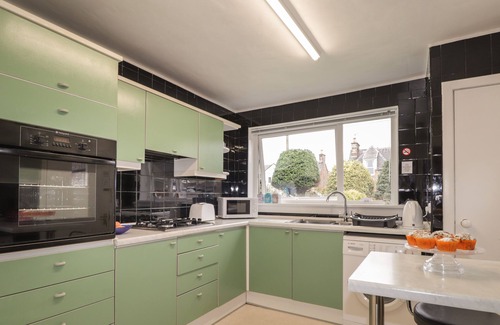 Inverness City Centre House | TOMMY'S, family friendly, character holiday cottage in Inverness