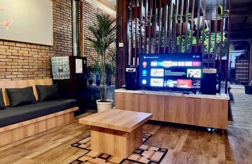Dinoyo Villa | Tomohon Private Pool Villa Batu