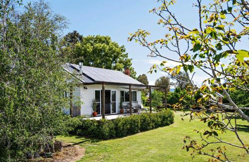 Milroy Apartment | Toms Cottage - "Wilgowrah" -A Country Escape