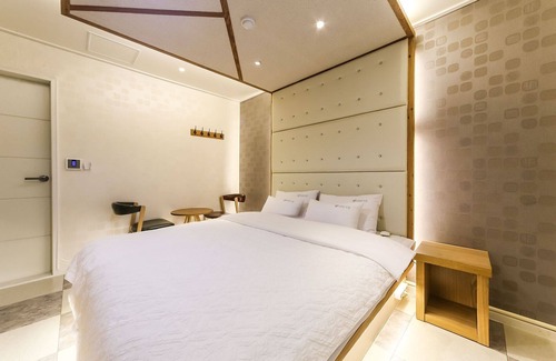 Chungmu Hotel | Tongyeong Seopirang