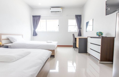 Sam Wa Tawan Ok Hotel | Tonsoi Hathairat