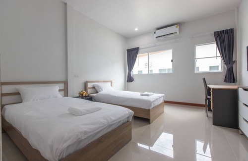 Sam Wa Tawan Ok Hotel | Tonsoi Hathairat