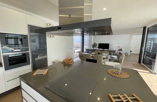 Tinajo Villa | Tony´s Luxury Villa, heated pool, wifi