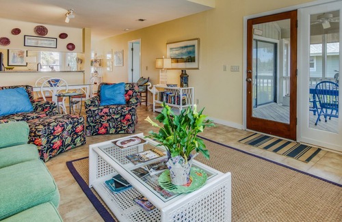Isle of Palms House | "Too Sandy" ~ Ocean View Cottage ~ Community Pool ~ Pet Friendly!