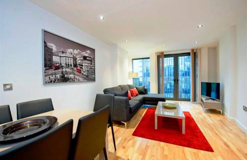 Riverside Apartment | Tooley Street Apartments by Viridian Apartments