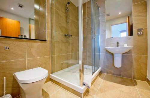 Riverside Apartment | Tooley Street Apartments by Viridian Apartments