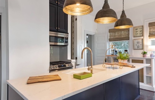Southwest Raleigh House | Top 1% rated! High-end neighborhood, king bed, fire pit