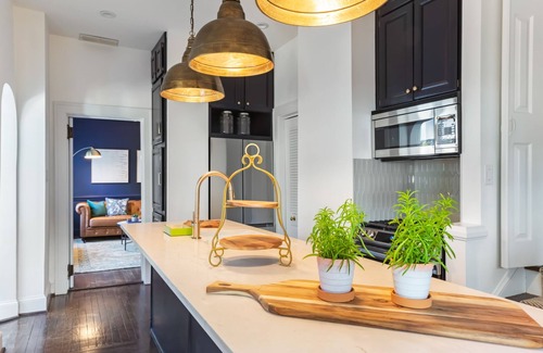 Southwest Raleigh House | Top 1% rated! High-end neighborhood, king bed, fire pit