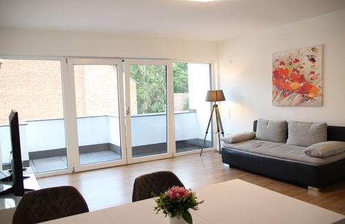 Hilden House | Top Appartment in Hilden to rent, Lift, Fully furnished with equipped kitchen,