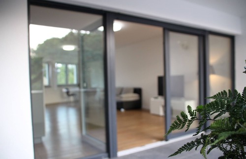 Hilden House | Top Appartment in Hilden to rent, Lift, Fully furnished with equipped kitchen,