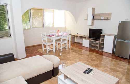 Burgas Center Apartment | Top center nearby to the sea garden and beaches with parking free