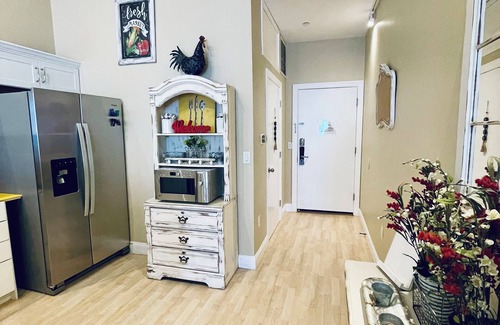 Palm Coast Condo | Top Corner Unit-Sleeps 4-European Village-Shops, Food & Bars-5 Minutes to Beach!
