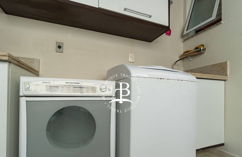 Governador Celso Ramos Apartment | Top Coverage! Oceanfront, 3 suites and whirlpool!