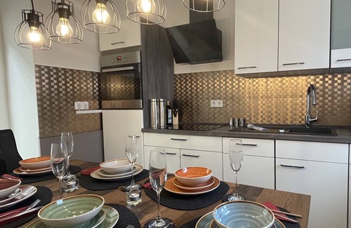 Schultendorf Apartment | -Top equipment- Free Netflix/Wifi/Parking