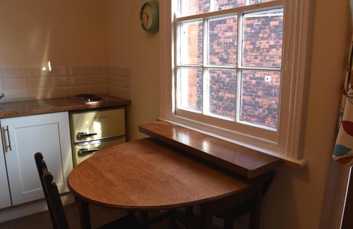 Lincoln Apartment | Top Flat